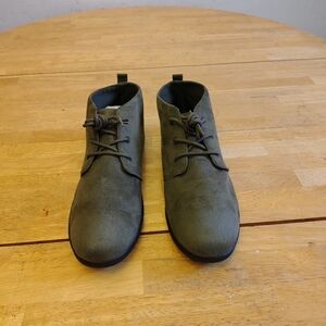 Rouge Helium Green Lace-Up Loafers